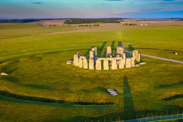 stonehenge-inglaterra-atardecer